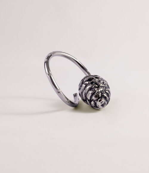 luxury table decor, elegant napkin rings, premium dining accessories, unique table setting
